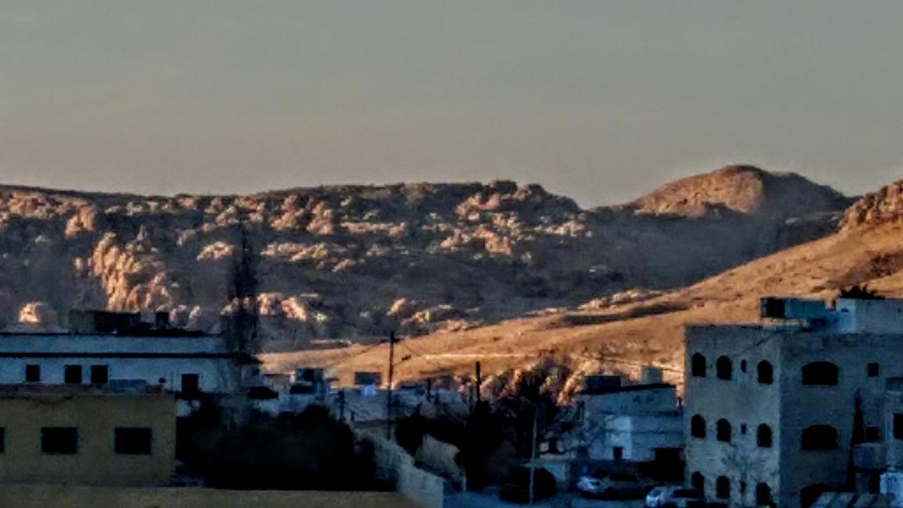 Wonderful Friends House Hotel Wadi Musa Exterior photo
