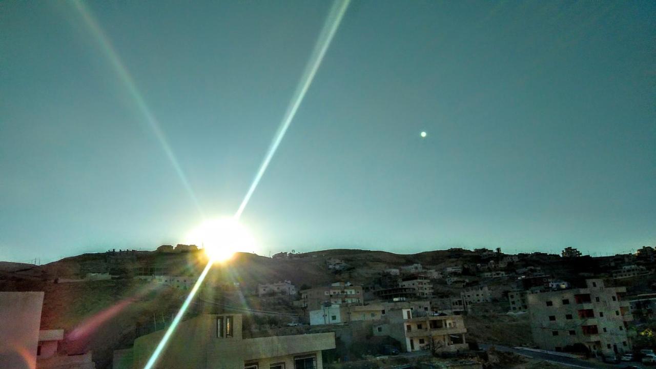 Wonderful Friends House Hotel Wadi Musa Exterior photo